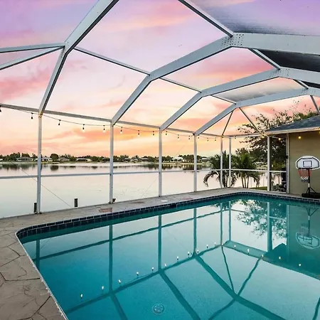 Seabreeze Oasis Lakefront Home Has 2 Ensuites And Heated Pool